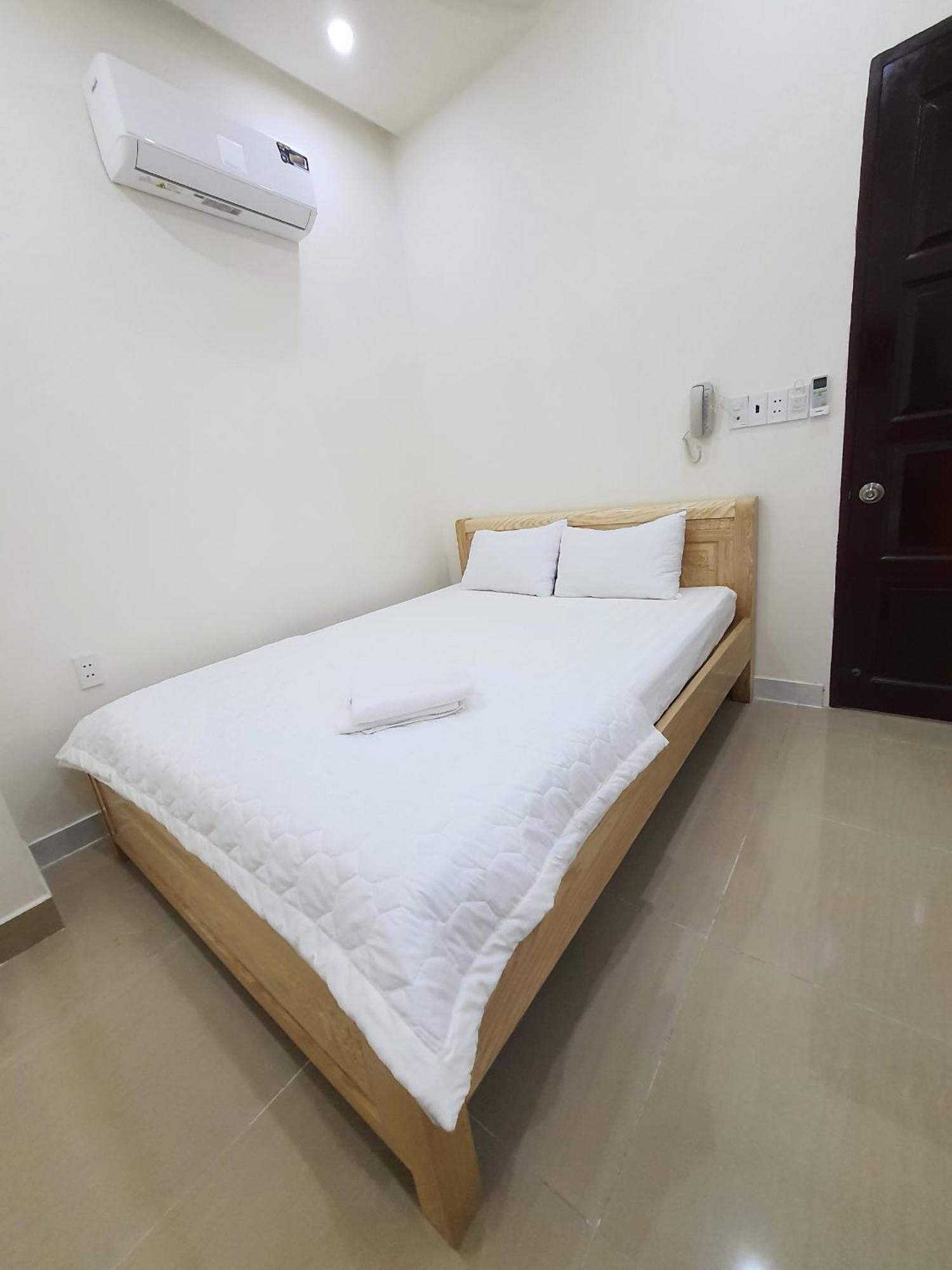Khach San Anh Thu Hotel Хошимин Екстериор снимка