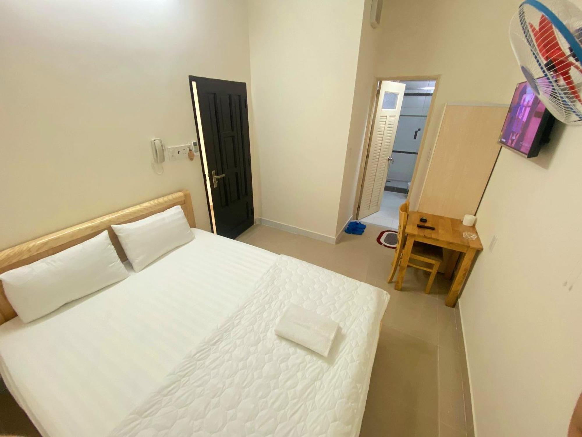 Khach San Anh Thu Hotel Хошимин Екстериор снимка