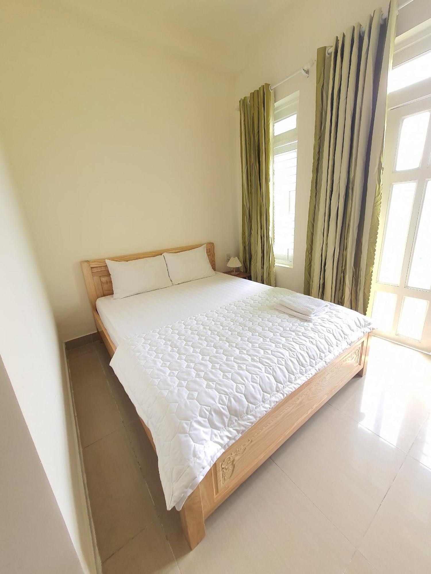 Khach San Anh Thu Hotel Хошимин Екстериор снимка
